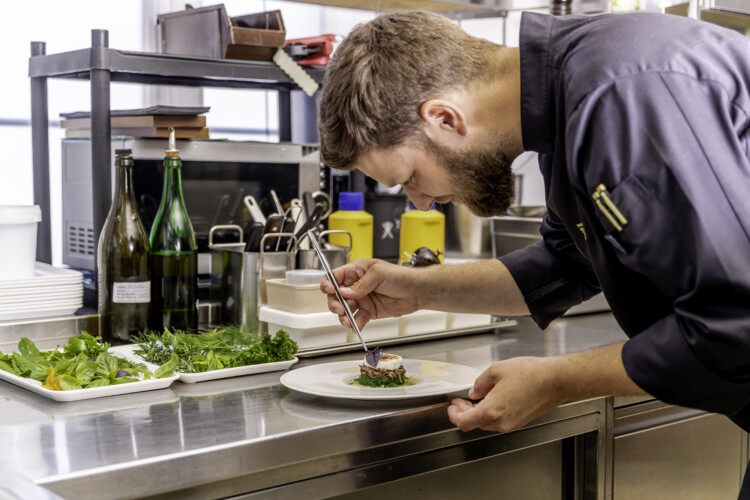 Commis de Cuisine VILLA Schweizerhof