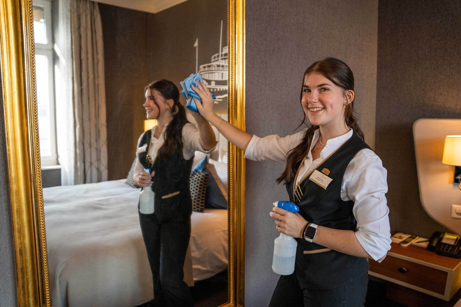 Specialist in hotel housekeeping EFZ